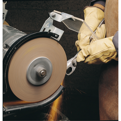 Meules d'abrasion & de polissage Scotch-brite, 6" dia. x 1" la, Arbre 1", Oxyde d'aluminium Pryde Industrial Inc.