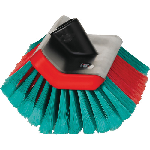 Brosse &agrave; alimentation en eau pour nettoyage des parties hautes et basses des v&eacute;hicules de la s&eacute;rie Transport Pryde Industrial Inc.