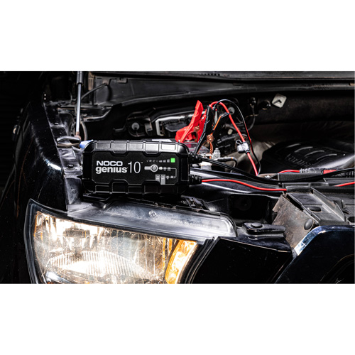 Chargeur de batterie 10 A Genius 10 Pryde Industrial Inc.