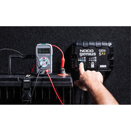 Chargeur de batterie embarqu&eacute; &agrave; 2 sorties de 10 amp&egrave;res Gen5X2 Genius Pryde Industrial Inc.