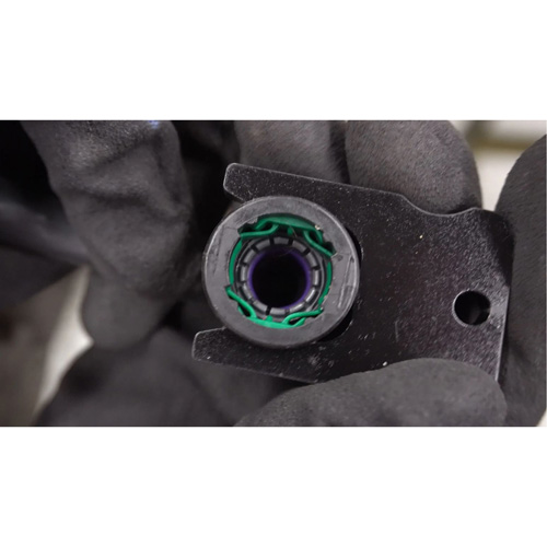 Jeu de d&eacute;connecteurs pour conduite d'essence et Def Pryde Industrial Inc.