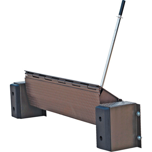 Niveleur de quai m&eacute;canique Edge-O-Dock, 99" la, 72" Largeur de la plateforme, 29" Port&eacute;e Pryde Industrial Inc.
