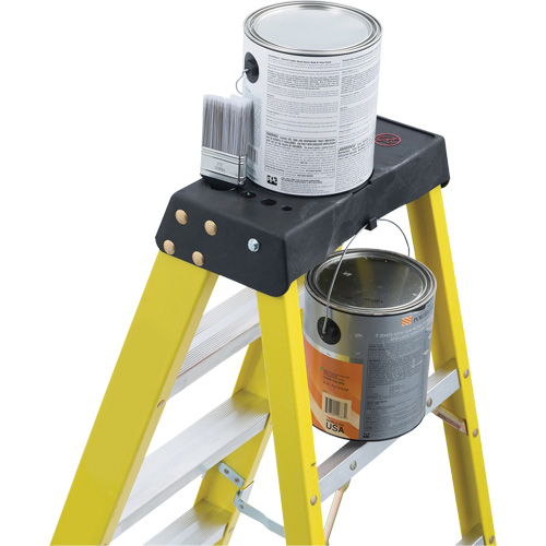 Industrial Heavy-Duty Stepladders (6400 Series), 4', Fibreglass, 300 lbs. Capacity, Type 1A Pryde Industrial Inc.