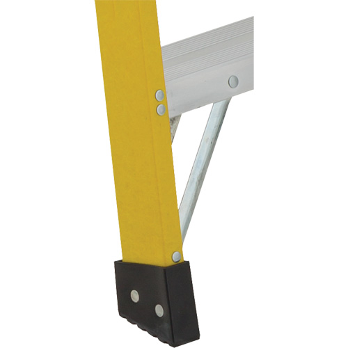 Industrial Heavy-Duty Stepladders (6900 Series), 4', Fibreglass, 300 lbs. Capacity, Type 1A Pryde Industrial Inc.