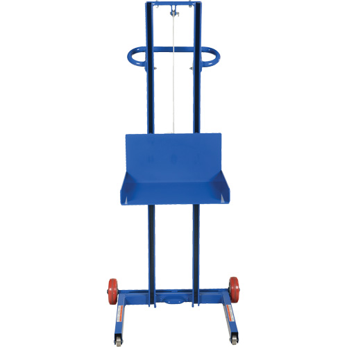 Plateforme &eacute;l&eacute;vatrice &agrave; profil bas pour charge l&eacute;g&egrave;re, M&eacute;canisme Treuil manuel, Capacit&eacute; de 400 lb, Levage max de 55" Pryde Industrial Inc.