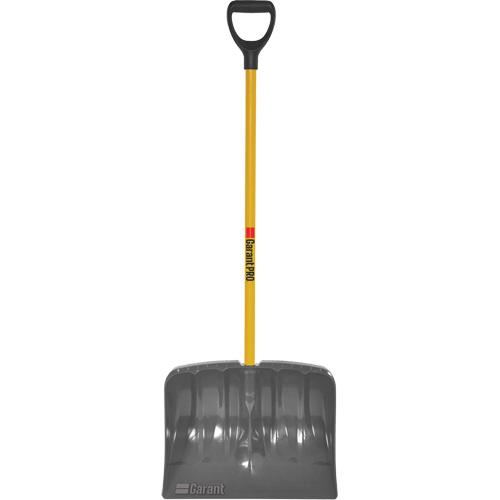 Pelle &agrave; neige haute capacit&eacute; Mountain Mover, Lame Polypropyl&egrave;ne, Largueur 19", Manche Prise en D Pryde Industrial Inc.