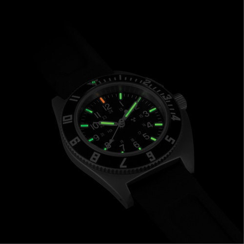 Montre Steel Navigator sur ensemble bracelet en caoutchouc noir de trois morceaux, Num&eacute;rique, &agrave; piles, 41 mm, Noir Pryde Industrial Inc.