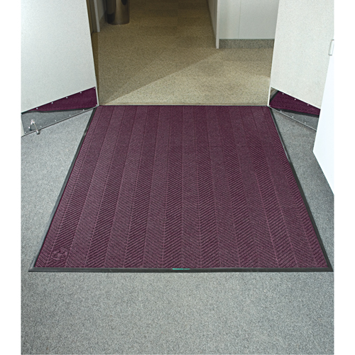Tapis WaterHog Max Classic &agrave; motif chevrons, Essuie-pieds/grattoir, 3' x 8' x 3/8", Marron Pryde Industrial Inc.