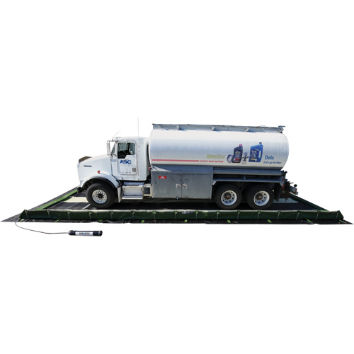 Berme de confinement secondaire pour v&eacute;hicules Ride-Side Berm, Capacit&eacute; 9300 gal. US, 20' la x 50' lo x 15" h, Support en L Pryde Industrial Inc.
