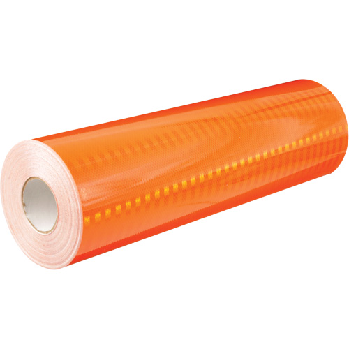 Feuille de rev&ecirc;tement de barricade prismatique de qualit&eacute; &agrave; haute intensit&eacute;, 2" la x 150' lo, 19 mils, Orange Pryde Industrial Inc.