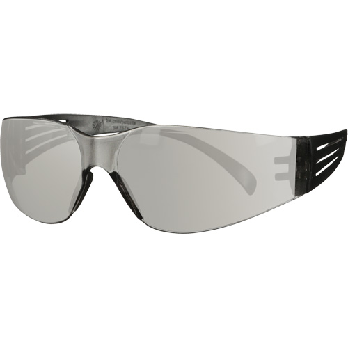 Lunettes de protection de s&eacute;rie 100 SecureFit, Lentille Gris/Int&eacute;rieur/ext&eacute;rieur, Antibu&eacute;e/Anti-&eacute;gratignures, ANSI Z87+/R&eacute;pond ou surpasse la norme CSA Z94.3 Pryde Industrial Inc.