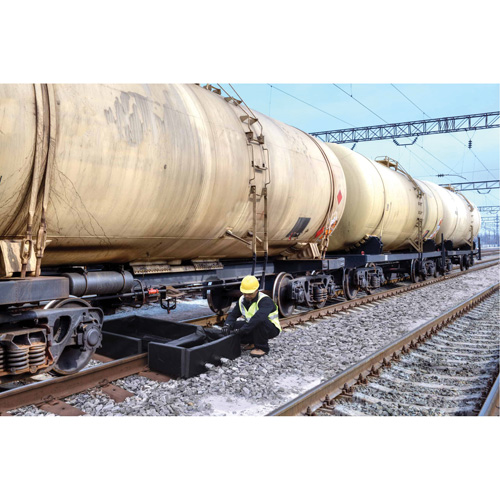 Ultra-Track Berm, 144 US gal. Capacity, 4' W x 6' L x 12" H, Foam Wall Pryde Industrial Inc.