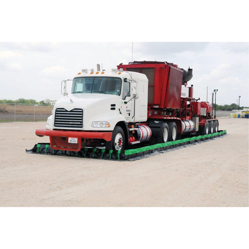 Ultimate Copolymer 2000 Ultra-Containment Berm&reg;, 179 US gal. Capacity, 4' W x 6' L x 12" H, Hinge Bracket Pryde Industrial Inc.
