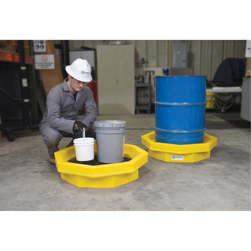Ultra-Drum Tray&reg; with Grating, 32" L x 32" W x 8.1" H, 21.1 US gal. Spill Capacity Pryde Industrial Inc.