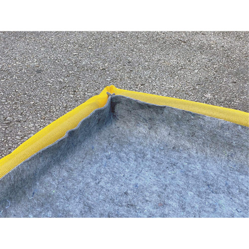 Large Ultra-Filter Pad, 3.3 US gal. Capacity, 5' W x 4' L x 3" H, Foam Wall Pryde Industrial Inc.