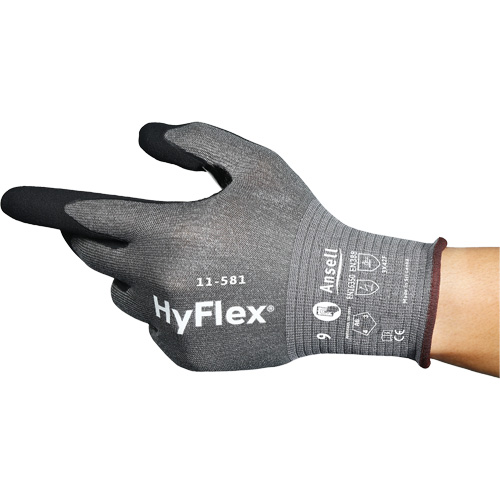 Gants industriels ultral&eacute;gers 11-581 HyFlex, Taille 6, Calibre 21, Rev&ecirc;tement Nitrile, Enveloppe en Nylon/PEHP/Tungst&egrave;ne/Spandex, ASTM ANSI niveau A6 Pryde Industrial Inc.