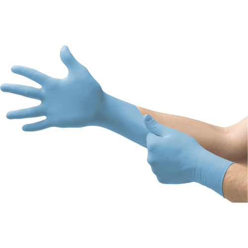 Gants jetables Vesatility 92-134 MICROFLEX, 5.5/6/T-petit, Nitrile, 2,76-mil/3,94-mil, Sans poudre, Bleu, Classe 2 Pryde Industrial Inc.