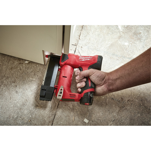 Cloueuse pour clous de calibre 23 M12 (outil seulement), 12 V, Lithium-ion Pryde Industrial Inc.