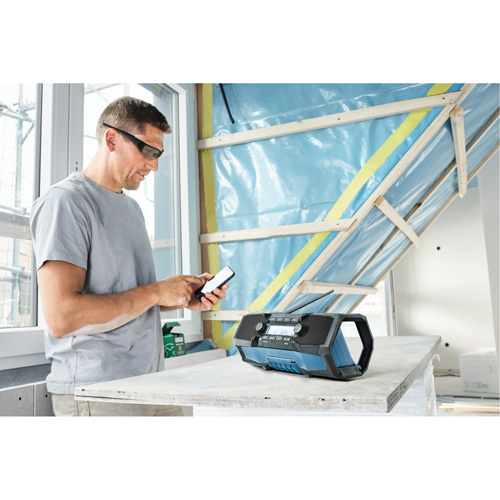 Compact Jobsite Radio with Bluetooth&reg; 5.0, Lithium-Ion, 18 V Pryde Industrial Inc.