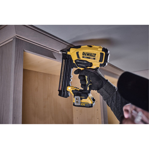 Cloueuse de finition sans fil cal 18 XR, 20 V, Lithium-ion Pryde Industrial Inc.