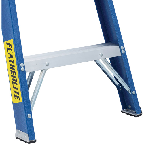 Industrial Duty Stepladders (6300 Series), 4', Fibreglass, 250 lbs. Capacity, Type 1 Pryde Industrial Inc.