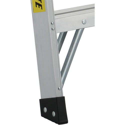 3400 Series Industrial Extra Heavy-Duty Step Ladder, 4', Aluminum, 300 lbs. Capacity, Type 1A Pryde Industrial Inc.