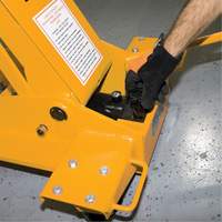 Yellow Jackit Transmission Jack, 2.2 Ton(s) Lifting Capacity Pryde Industrial Inc.