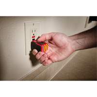 D&eacute;tecteur de tension et testeur de prise DDFT, 50 V - 1000 V, Alerte Affichage & son Pryde Industrial Inc.