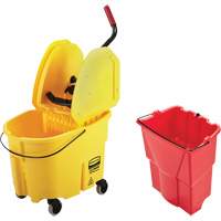 Ensemble de seau pour vadrouille et essoreuse WaveBrake, Pression vers le bas, 8,75 gal. US (35 pintes), Jaune Pryde Industrial Inc.