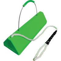 Cale de roue pour avion Checkers Safety SafeRay avec poign&eacute;e &agrave; c&acirc;ble avec cordage en boucle, Ur&eacute;thane, Vert fluorescent, 24" la x 8" p x 6" h Pryde Industrial Inc.