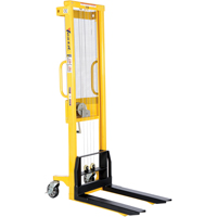 Gerbeur manuel, Fonctionnement Treuil manuel, Capacit&eacute; 770 lb, Lev&eacute;e max 60" Pryde Industrial Inc.