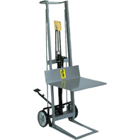 Gerbeur hydraulique &agrave; plateforme, M&eacute;canisme Pompe au pied, Capacit&eacute; de 400 lb, Levage max de 40" Pryde Industrial Inc.