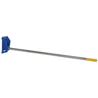 Fl&egrave;che de chariot &eacute;l&eacute;vateur pour tapis, 108-1/2" longueur, Install&eacute; sur tablier, Capacit&eacute; de 2500 lb Pryde Industrial Inc.