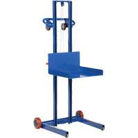 Plateforme &eacute;l&eacute;vatrice &agrave; profil bas pour charge l&eacute;g&egrave;re, M&eacute;canisme Treuil manuel, Capacit&eacute; de 400 lb, Levage max de 55" Pryde Industrial Inc.