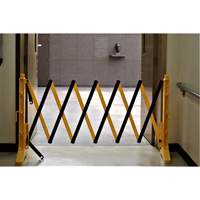 Xpandit Barricade, 36" H x 11.5' L, Black/Yellow Pryde Industrial Inc.