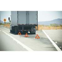 Ensemble de r&eacute;flecteurs triangulaires Pryde Industrial Inc.