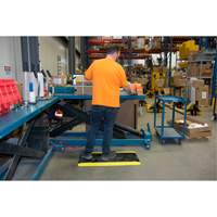 Tapis antifatigue, Losange, 1-2/3' x 3-1/4' x 3/4", Noir/Jaune, Polyur&eacute;thane Pryde Industrial Inc.