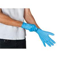 Emballages de gants jetables pour machine distributrice, Petit, Nitrile, 4,5 mils, Sans poudre, Bleu, Classe 2 Pryde Industrial Inc.