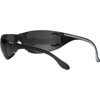 Lunettes de s&eacute;curit&eacute; Adapt Lite, Lentille Fum&eacute;e, Antibu&eacute;e/Anti-&eacute;gratignures, ANSI Z87+/R&eacute;pond ou surpasse la norme CSA Z94.3 Pryde Industrial Inc.