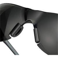 Lunettes de s&eacute;curit&eacute; Adapt Lite, Lentille Fum&eacute;e, Antibu&eacute;e/Anti-&eacute;gratignures, ANSI Z87+/R&eacute;pond ou surpasse la norme CSA Z94.3 Pryde Industrial Inc.