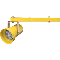 Lampes DEL en m&eacute;tal pour quai de chargement Pryde Industrial Inc.